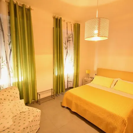 Vendégház E - Rent And Le Nel Corso - Adults Only 2*