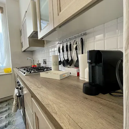 E - Rent And Le Nel Corso - Adults Only