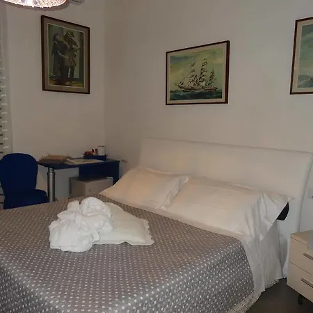 E - Rent And Le Nel Corso - Adults Only 2*