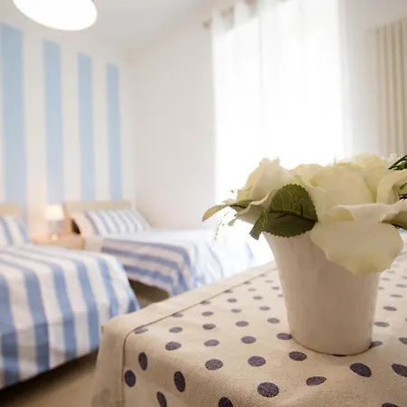 Πανσιόν E - Rent And Le Nel Corso - Adults Only Λα Σπέτσια