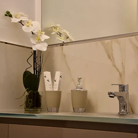 بيت ضيافة E - Rent And Le Nel Corso - Adults Only لا سبيتسْيا