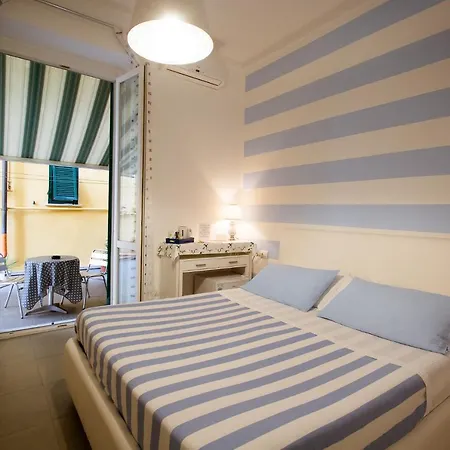 E - Rent And Le Nel Corso - Adults Only