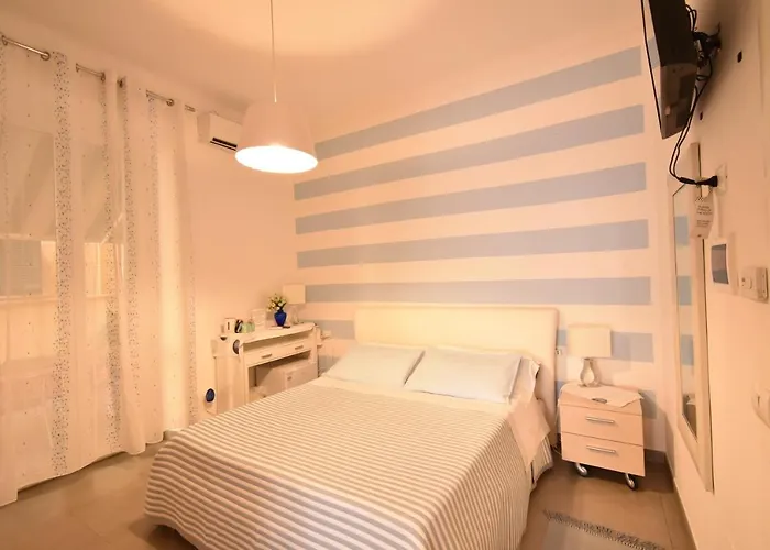 E - Rent And Le Nel Corso - Adults Only