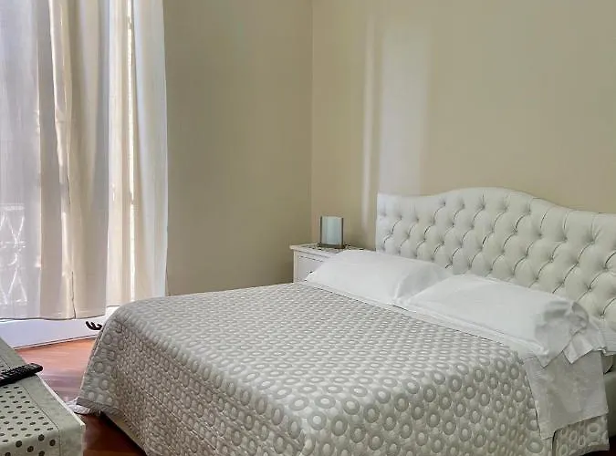 E - Rent And Le Nel Corso - Adults Only ゲストハウス