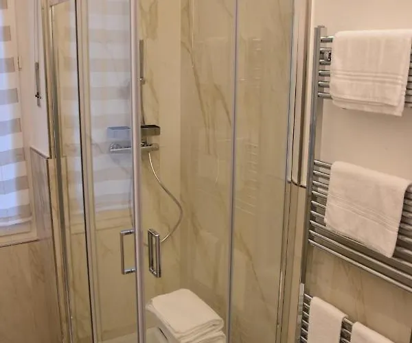 E - Rent And Le Nel Corso - Adults Only ゲストハウス